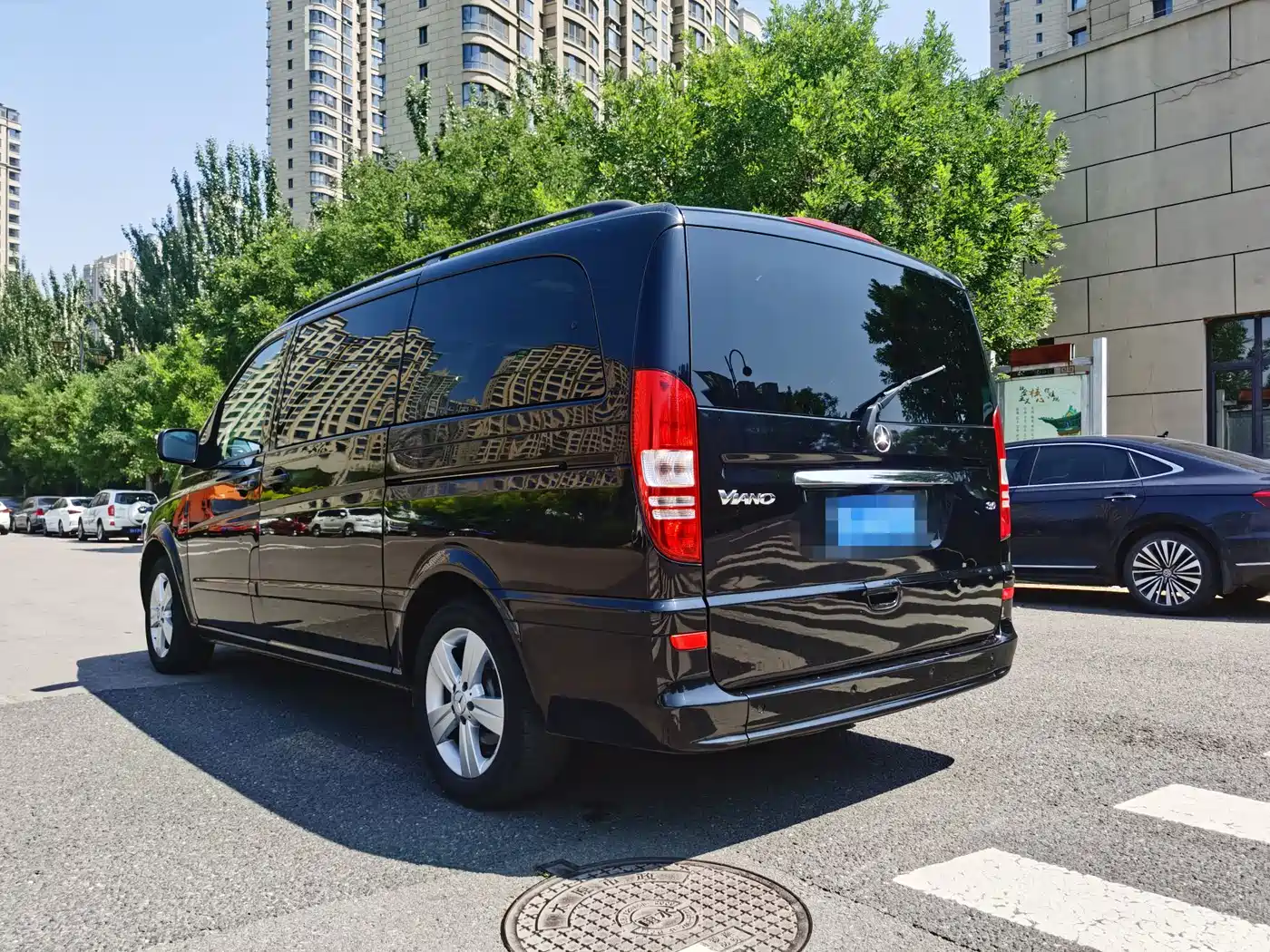 Mercedes-Benz Viano 2013 Model 3.0L Navigation Edition фото 6
