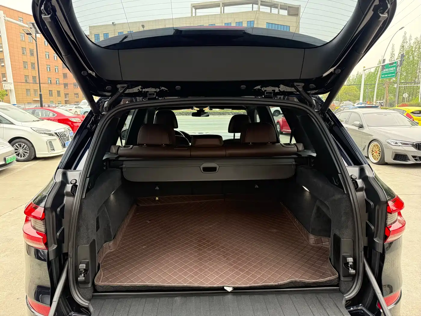 BMW X5 2022 Model xDrive 40Li M Sport Package фото 15