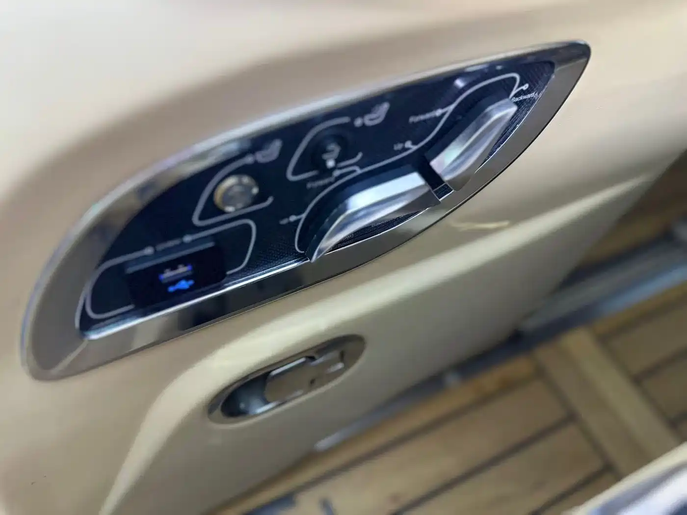 Toyota Alphard 2012 2.4L Luxury Edition фото 8