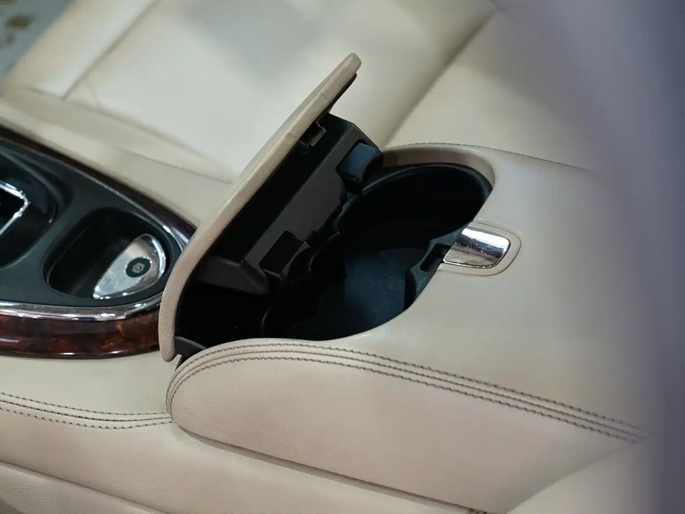 Jaguar XJ 2004 2004 Model XJ8 4.2