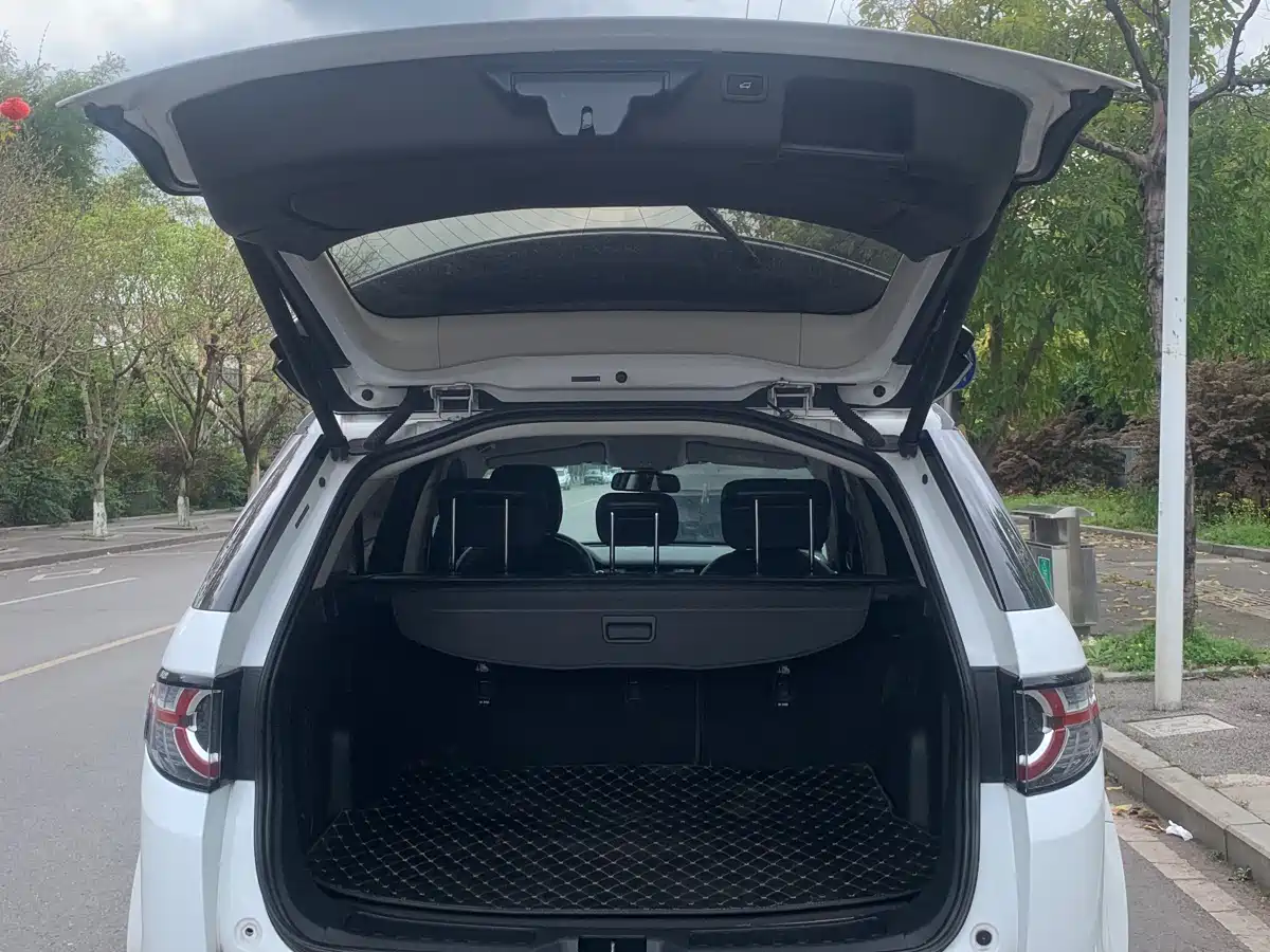 Land Rover Discovery Sport 2017 2.0T SE фото 10