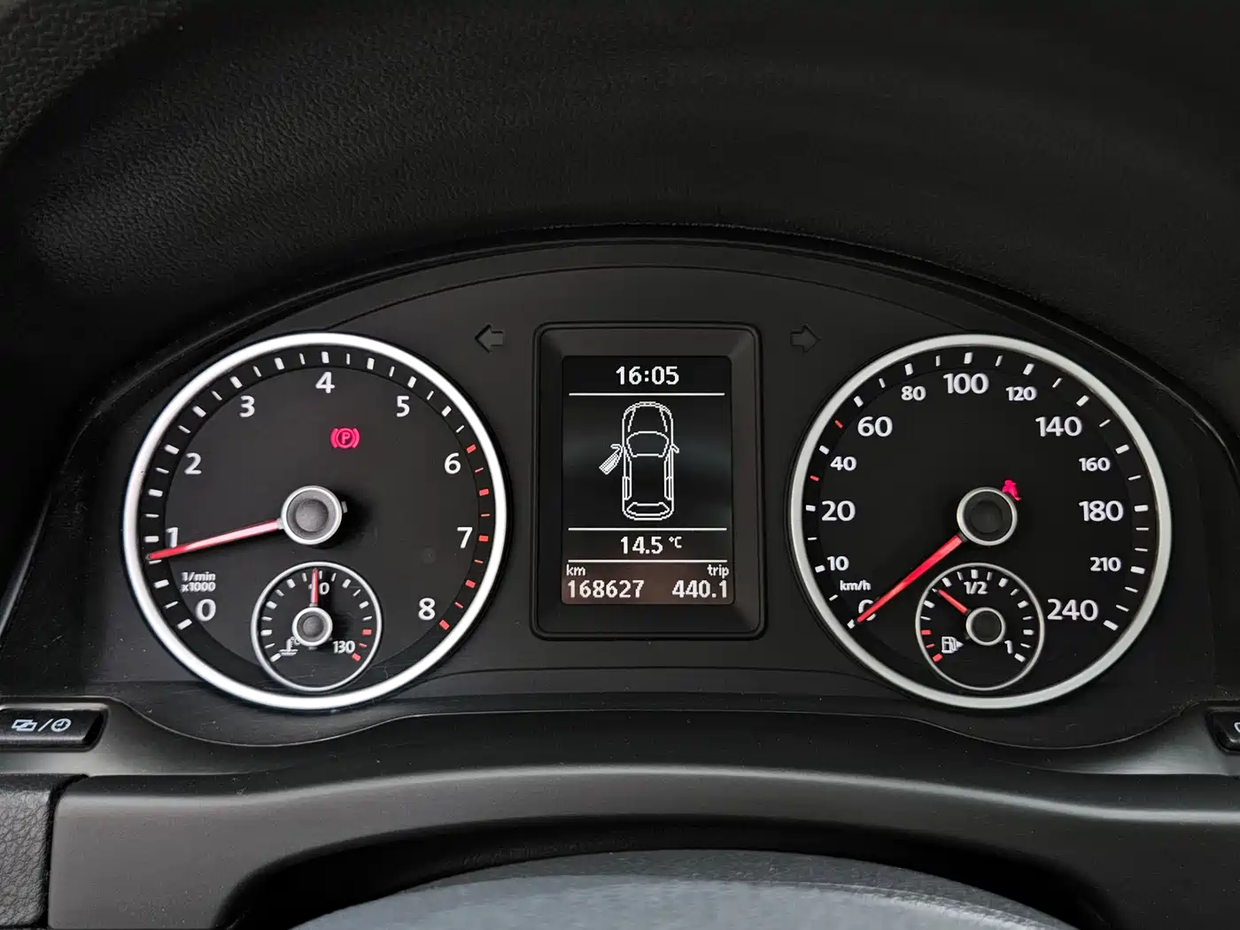 Volkswagen Tiguan 2015 1.8TSI Manual 2WD Limited Edition фото 9