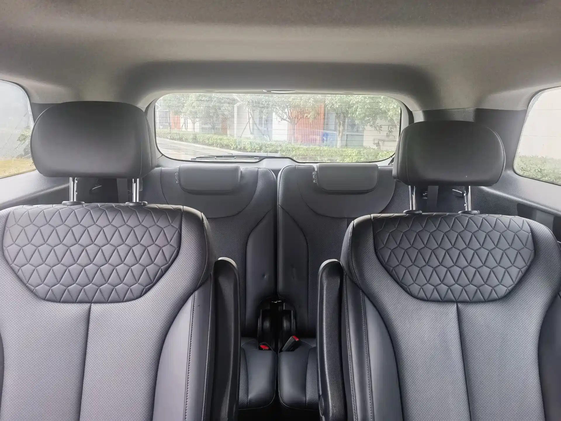 Photo 12 - Hyundai Santa Fe