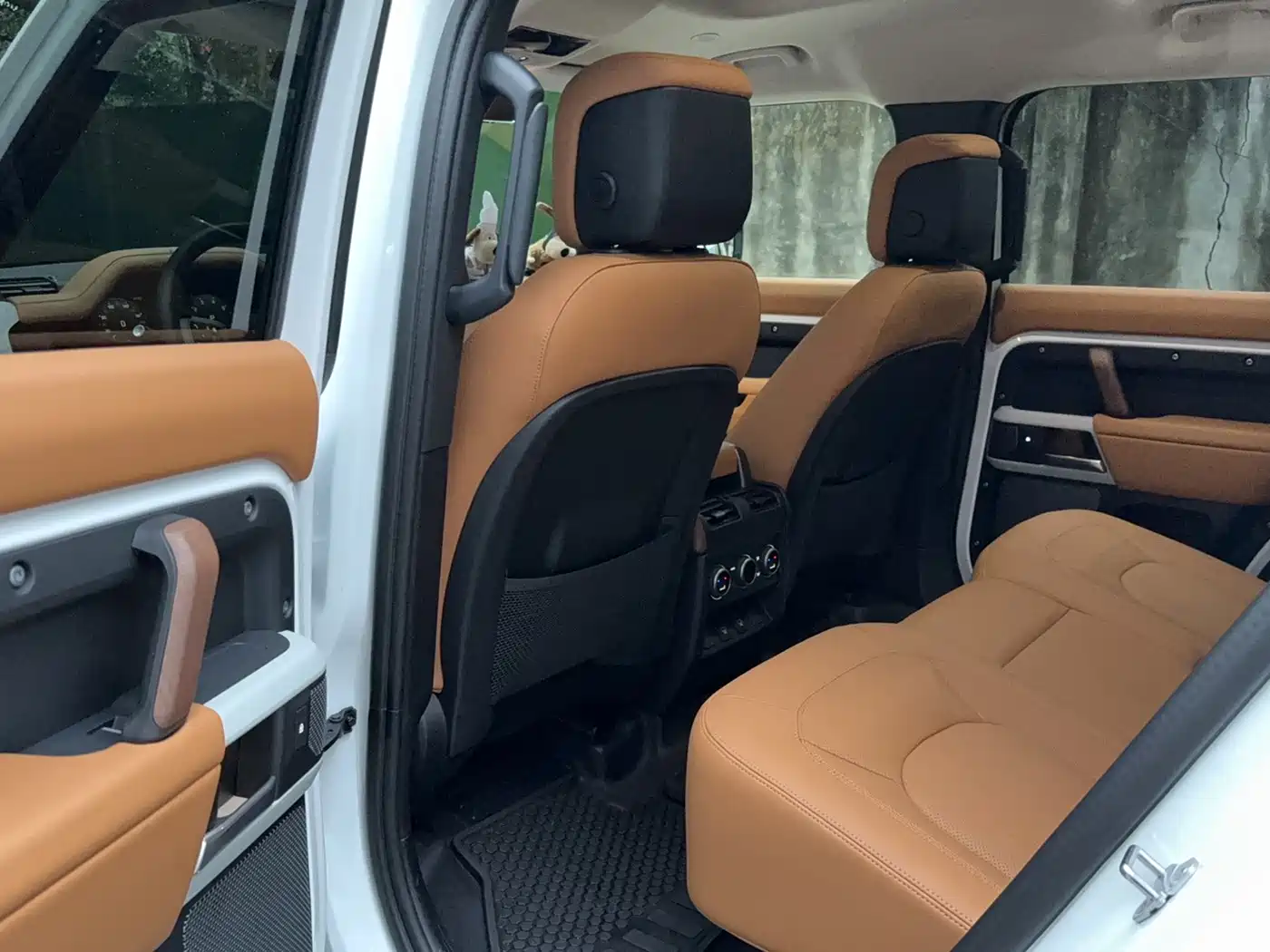 Land Rover Defender 2024 110 3.0T P400 Dark Special Edition фото 7