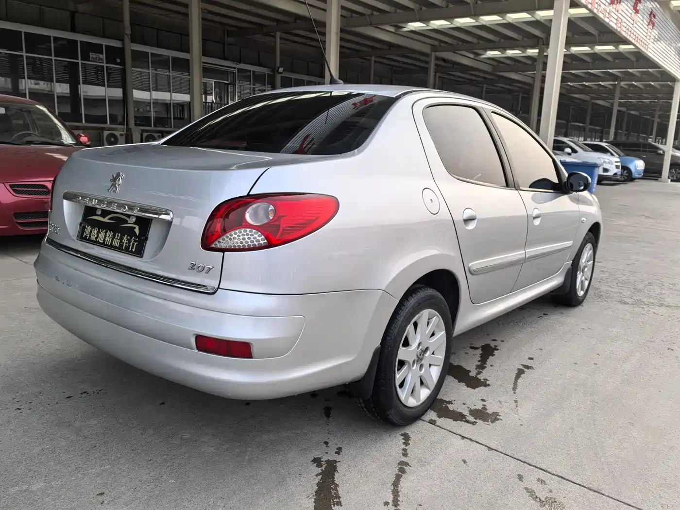 Peugeot 207 2009 Sedan 1.4L Manual Pinle Edition фото 3