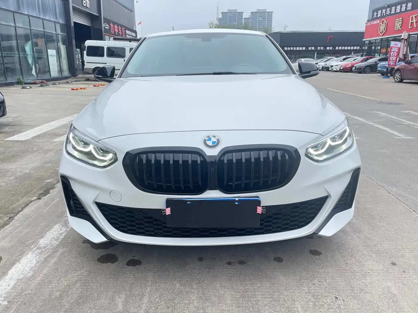 BMW 1 Series 2022 125i M Sport Shadow Edition фото 2