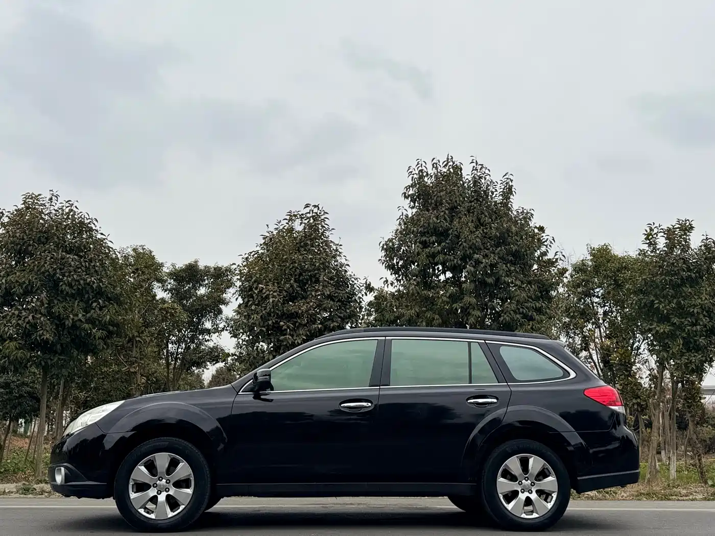 Subaru Outback 2011 2.5i Luxury Edition фото 4
