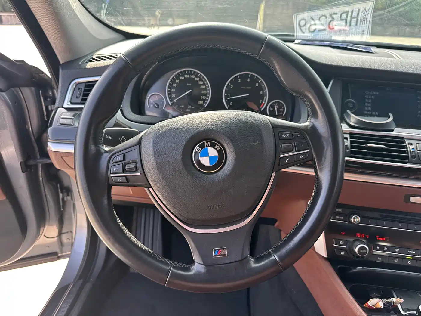 BMW 5 Series GT 2011 535i Elegance фото 16