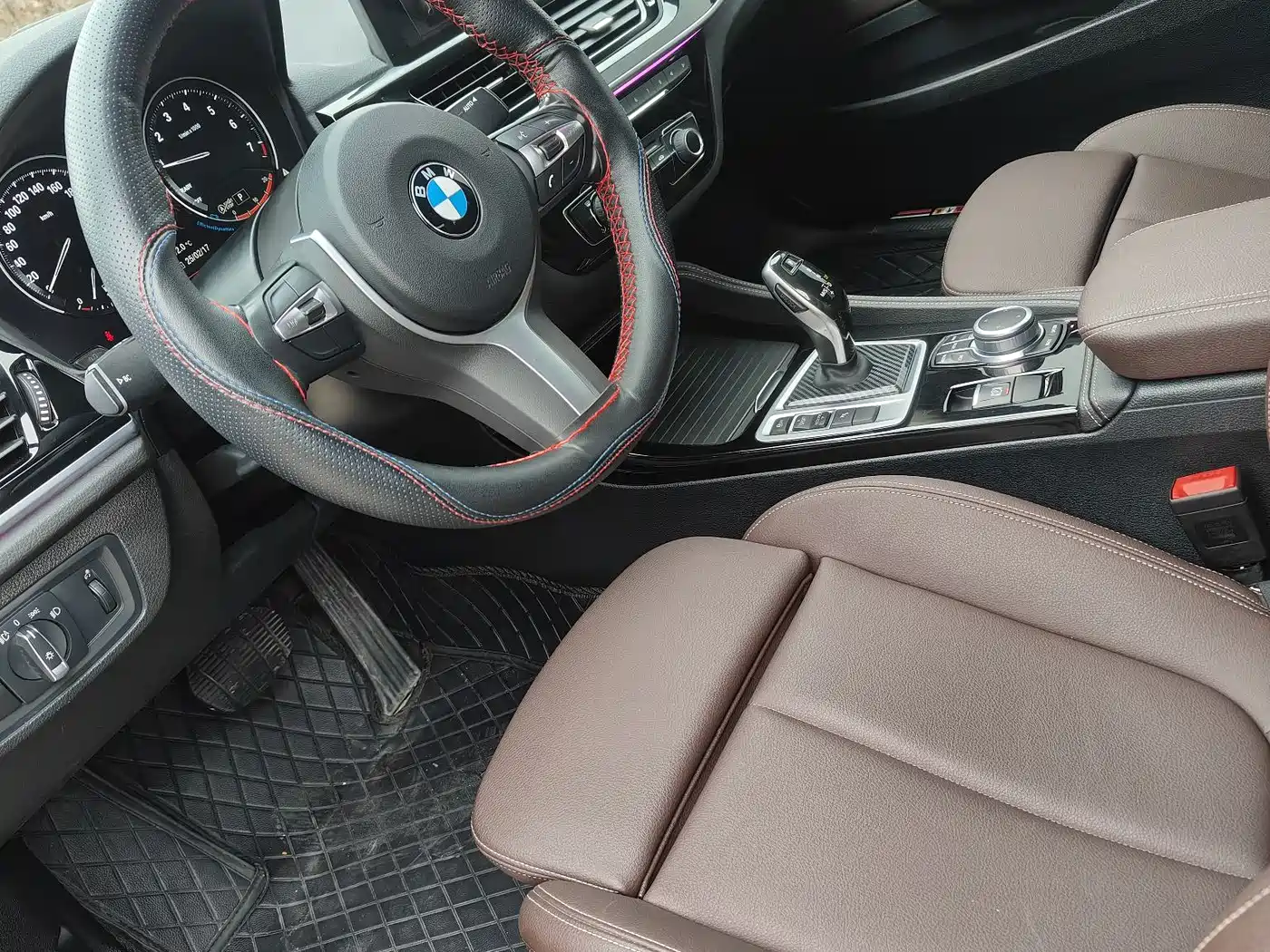 BMW 1 Series 2021 120i M Sport Shadow Edition фото 6