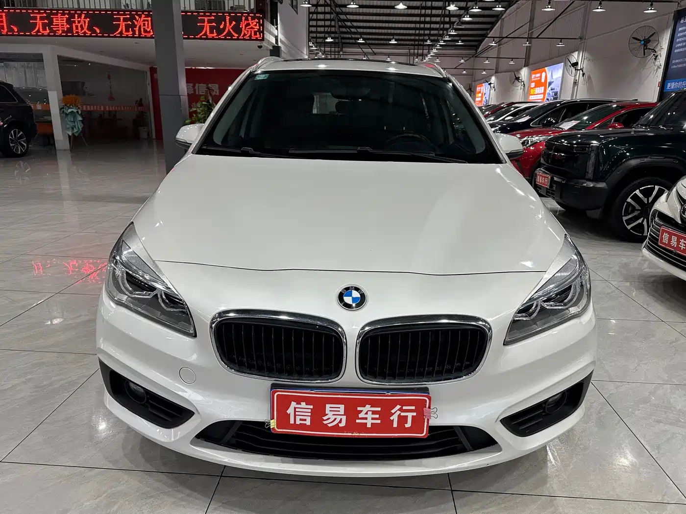 BMW 2 Series Gran Tourer 2015 218i Leading фото 2