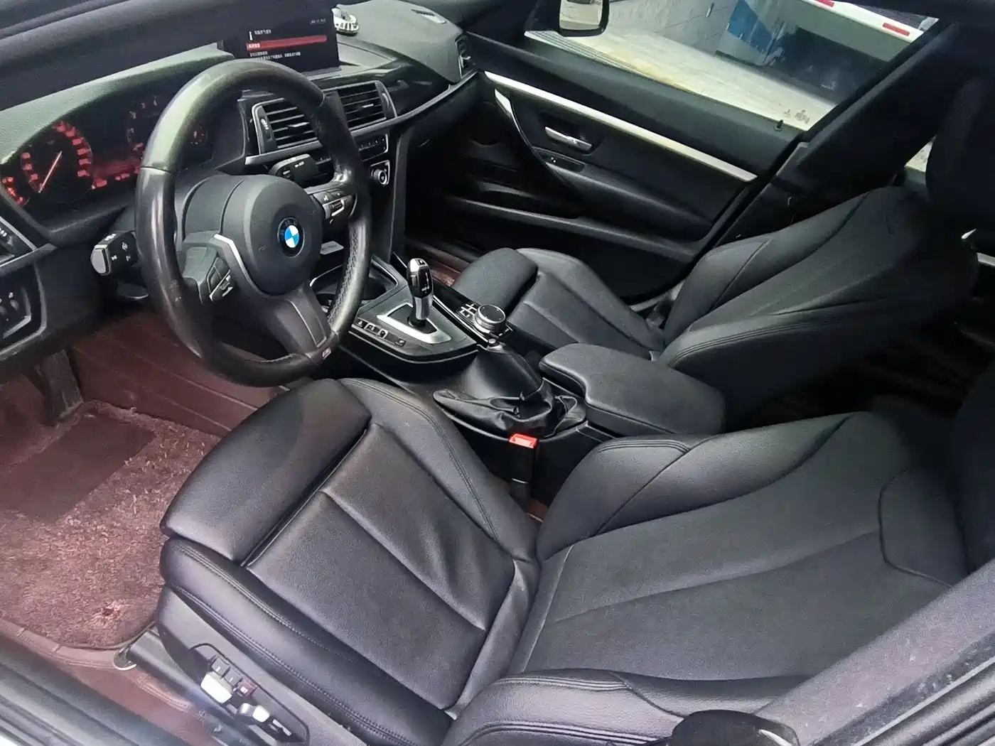 BMW 3 Series GT 2019 320i M Sport Package фото 9
