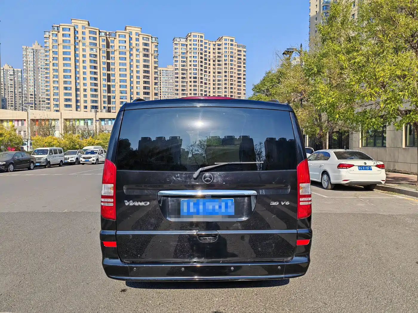 Mercedes-Benz Viano 2013 Model 3.0L Navigation Edition фото 4