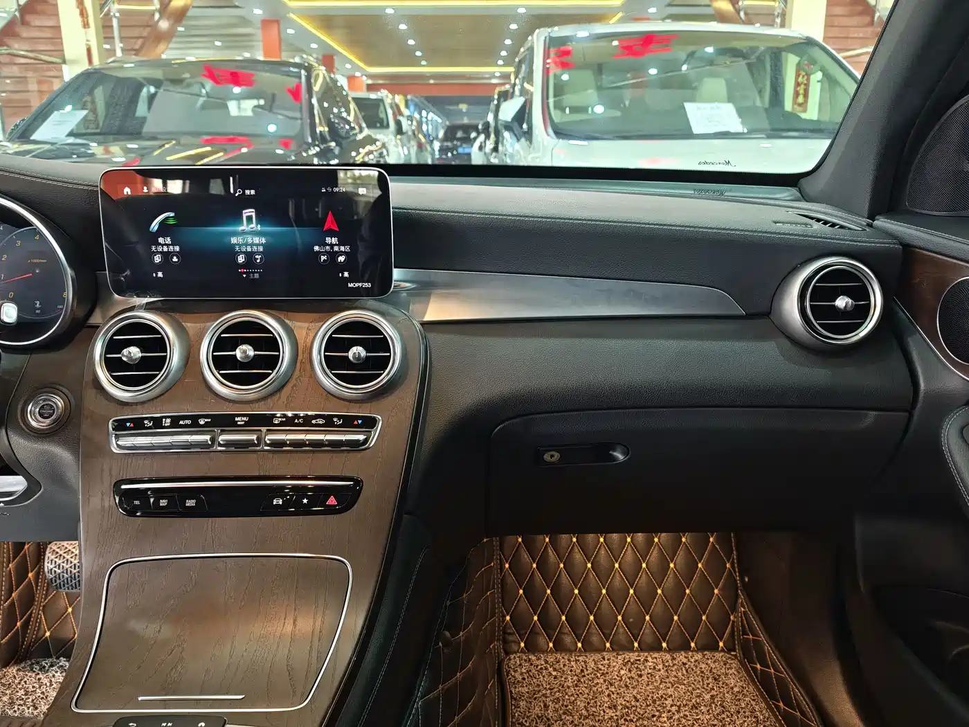 Mercedes-Benz GLC 2020 Facelift GLC 300 L 4MATIC Dynamic фото 10