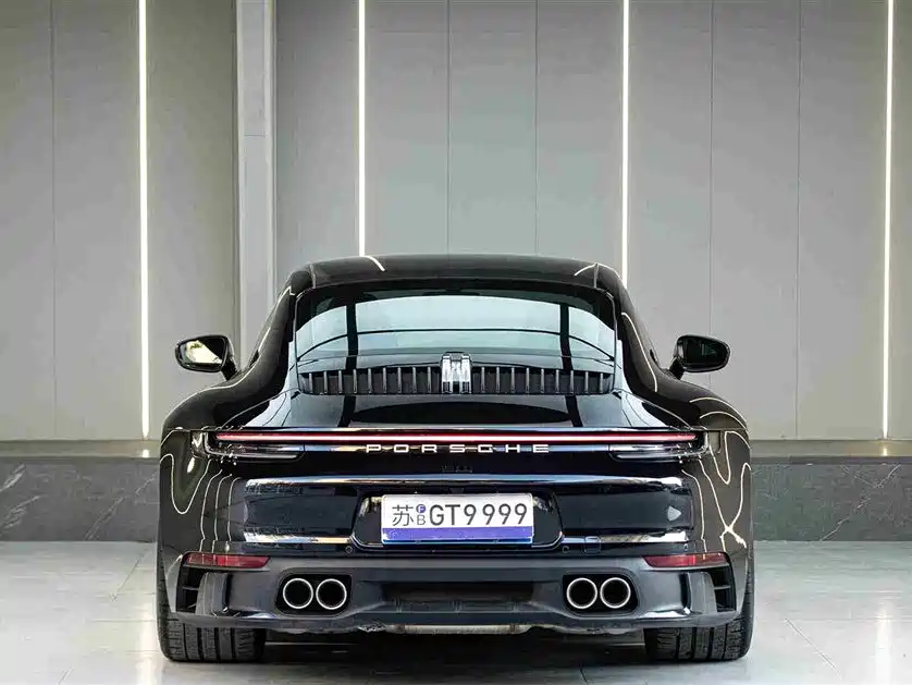 PORSCHE 911