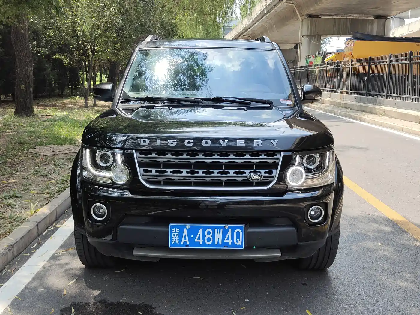 Land Rover Discovery 2015 3.0 SC V6 SE фото 2