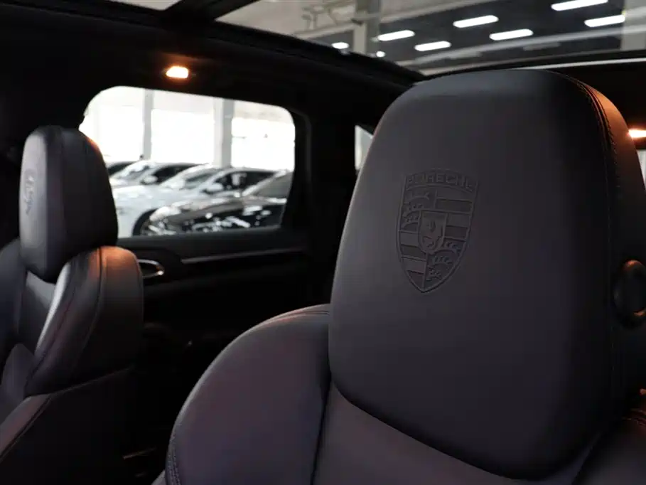Porsche Cayenne 2016 Cayenne Platinum Edition 3.0T фото 23