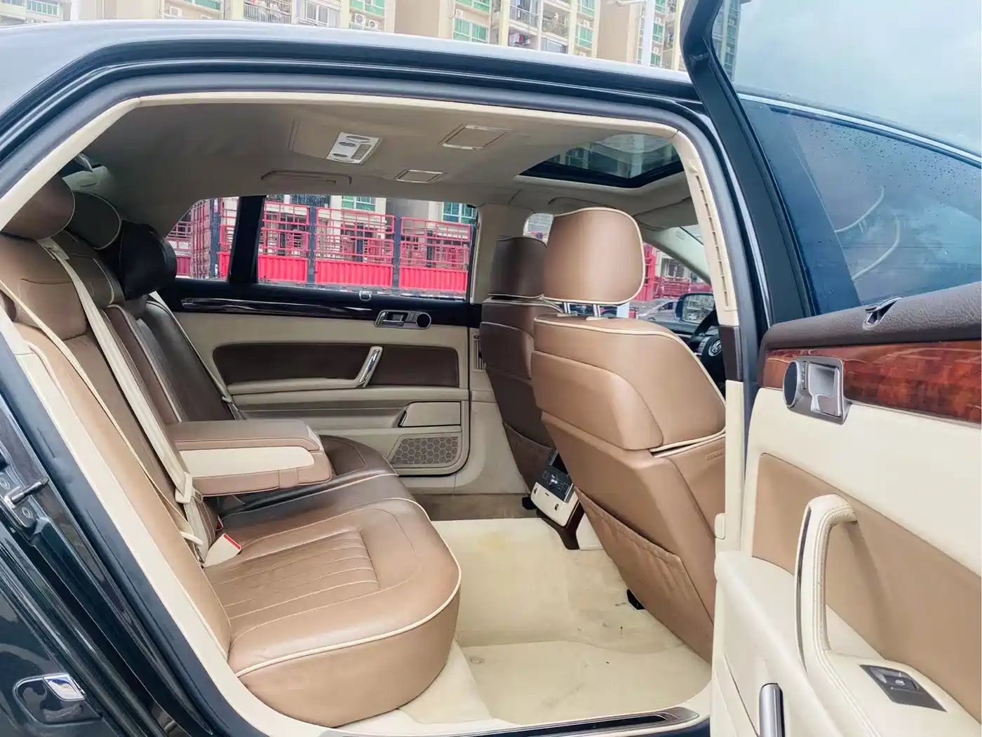 Volkswagen Phaeton 2011 3.6L V6 5-seat Extended Business Edition фото 6