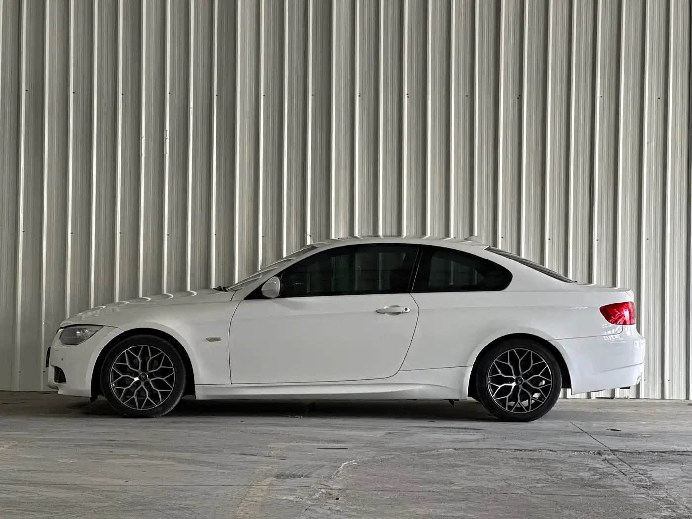 BMW 3 Series (Import) 2011 320i Coupe фото 6