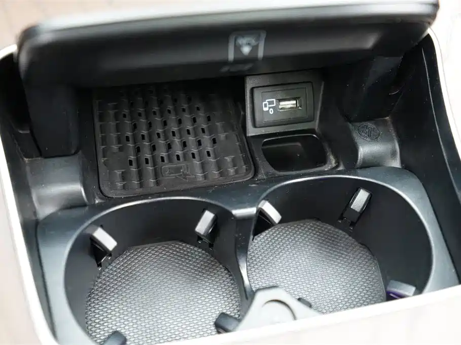 Mercedes-Benz E-Class 2016 E 200 L фото 11