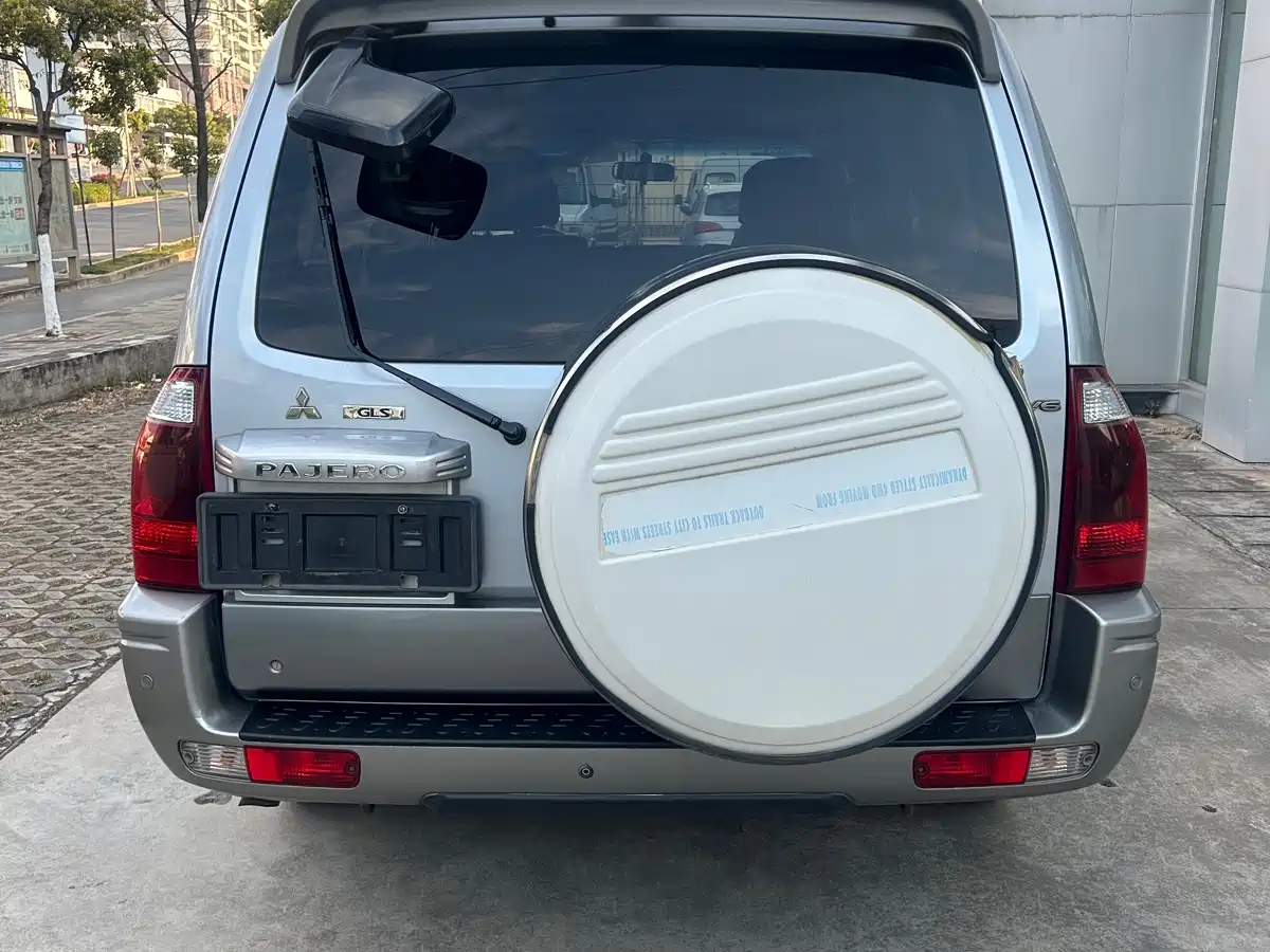 Mitsubishi Pajero 2005 2004 Model V73 3.0L GLS
