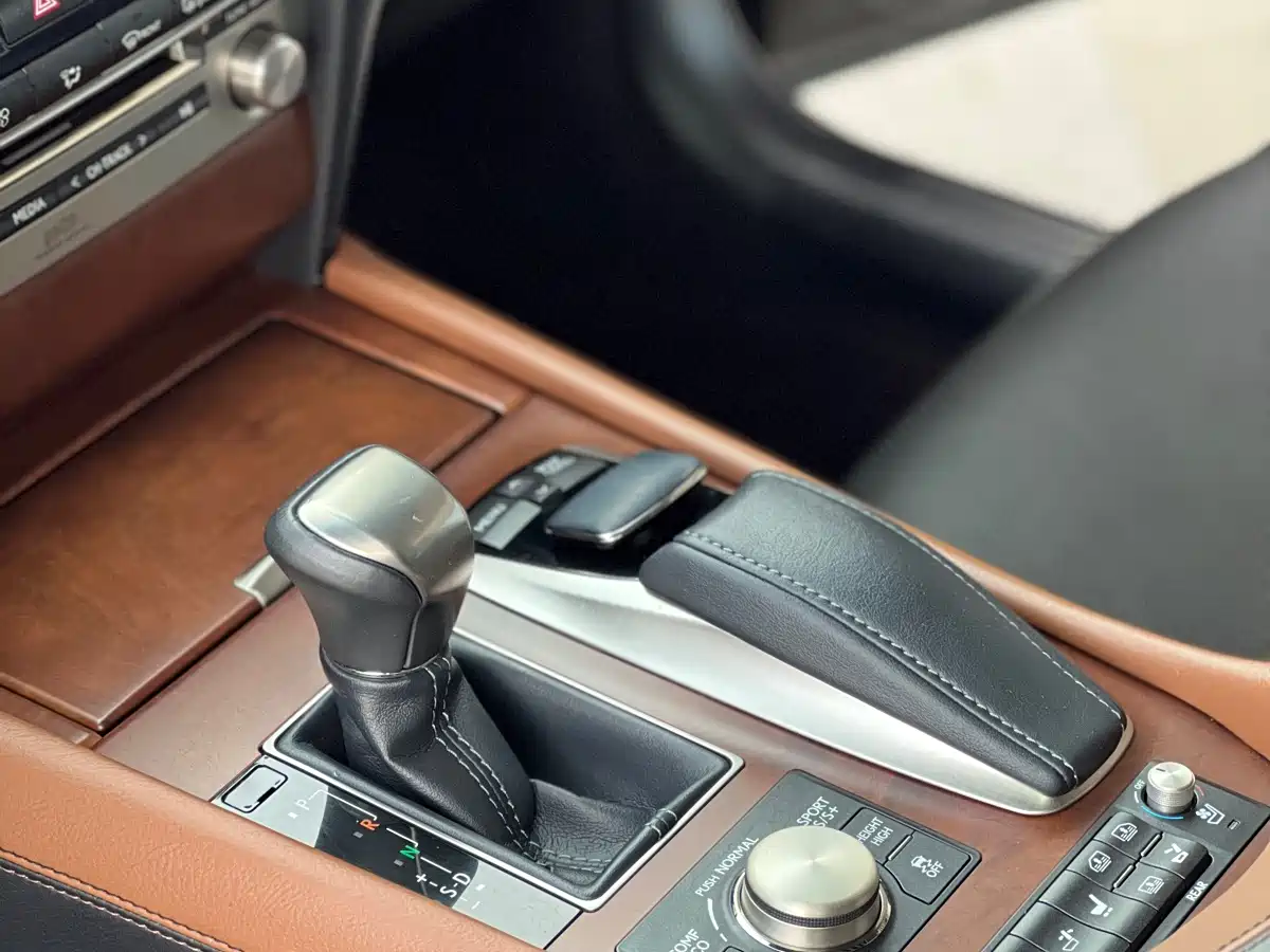 Lexus LS 2013 460L Luxury Edition фото 25