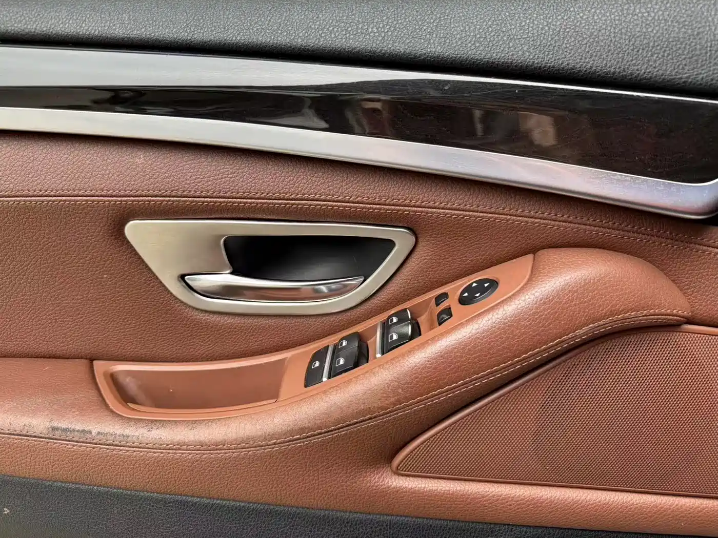 BMW 5 Series 2014 525Li Leading фото 10