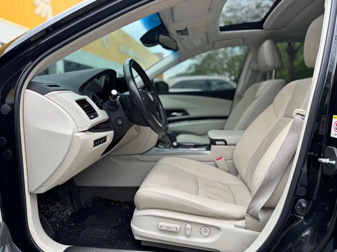 Acura RLX 2013 3.5L PAWS Edition фото 4