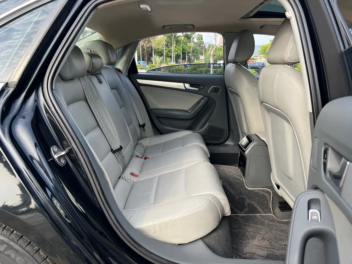 Audi A4L 2013 35 TFSI Automatic Standard фото 18