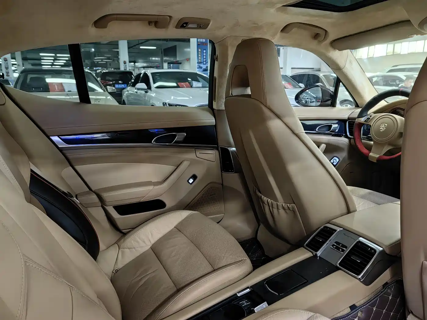 Porsche Panamera 2010 Panamera 4 3.6L фото 14