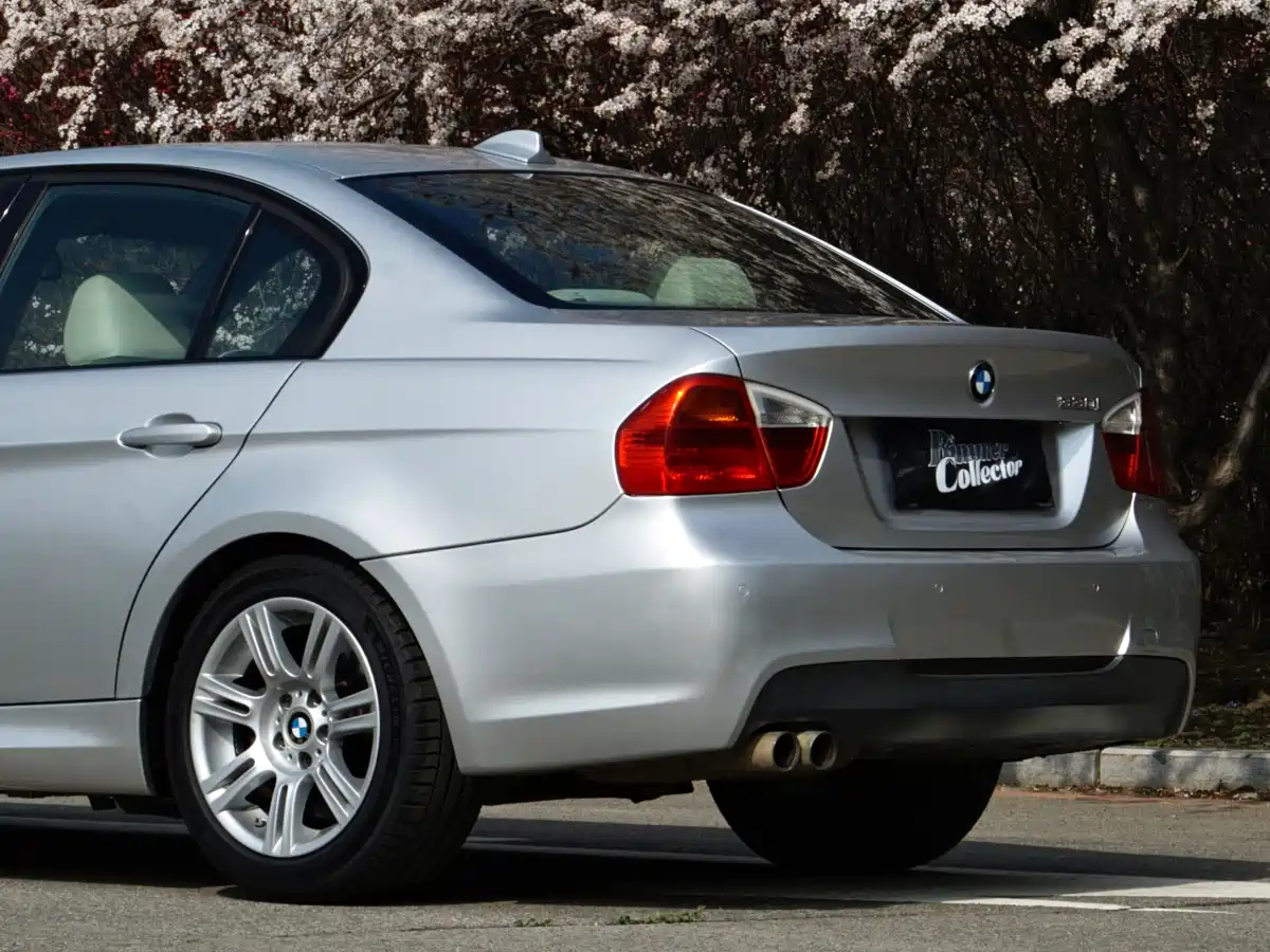 BMW 3 Series (Import) 2005 330i фото 11