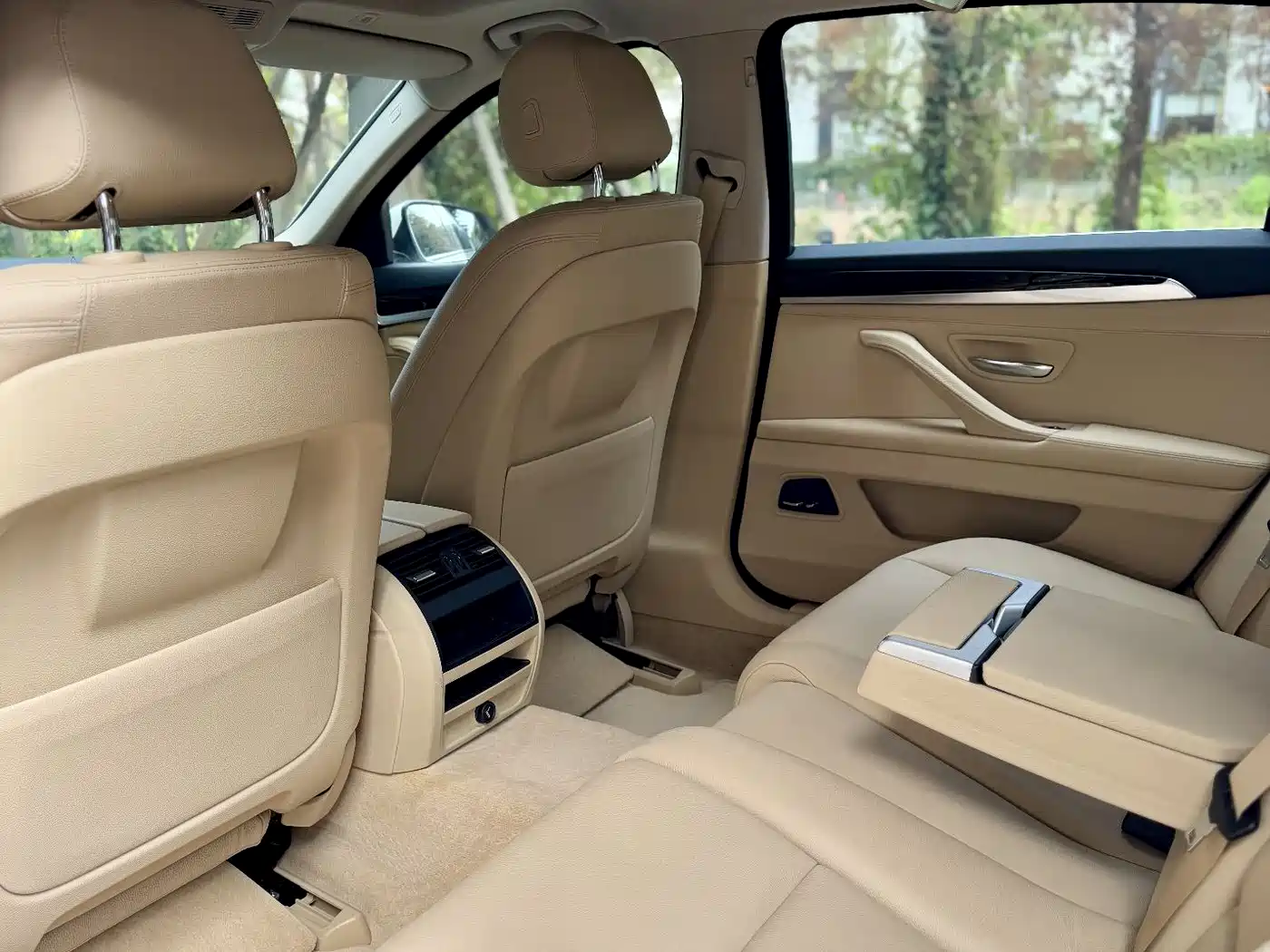 BMW 5 Series 2014 530Li Leading фото 22