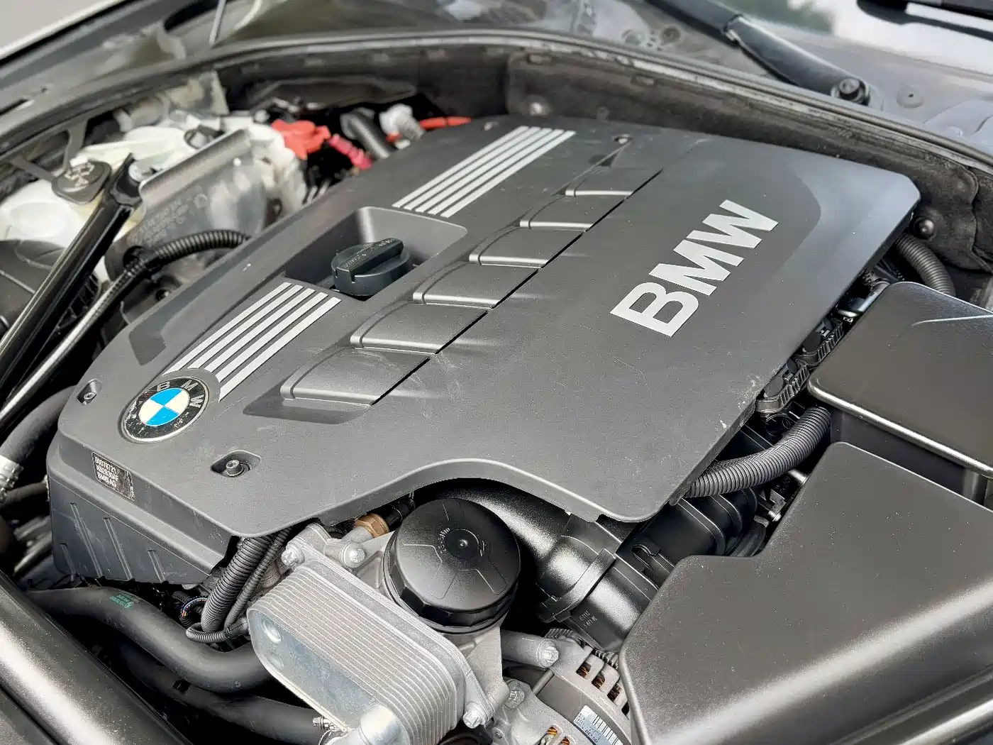 BMW 5 Series 2014 530Li Leading фото 7