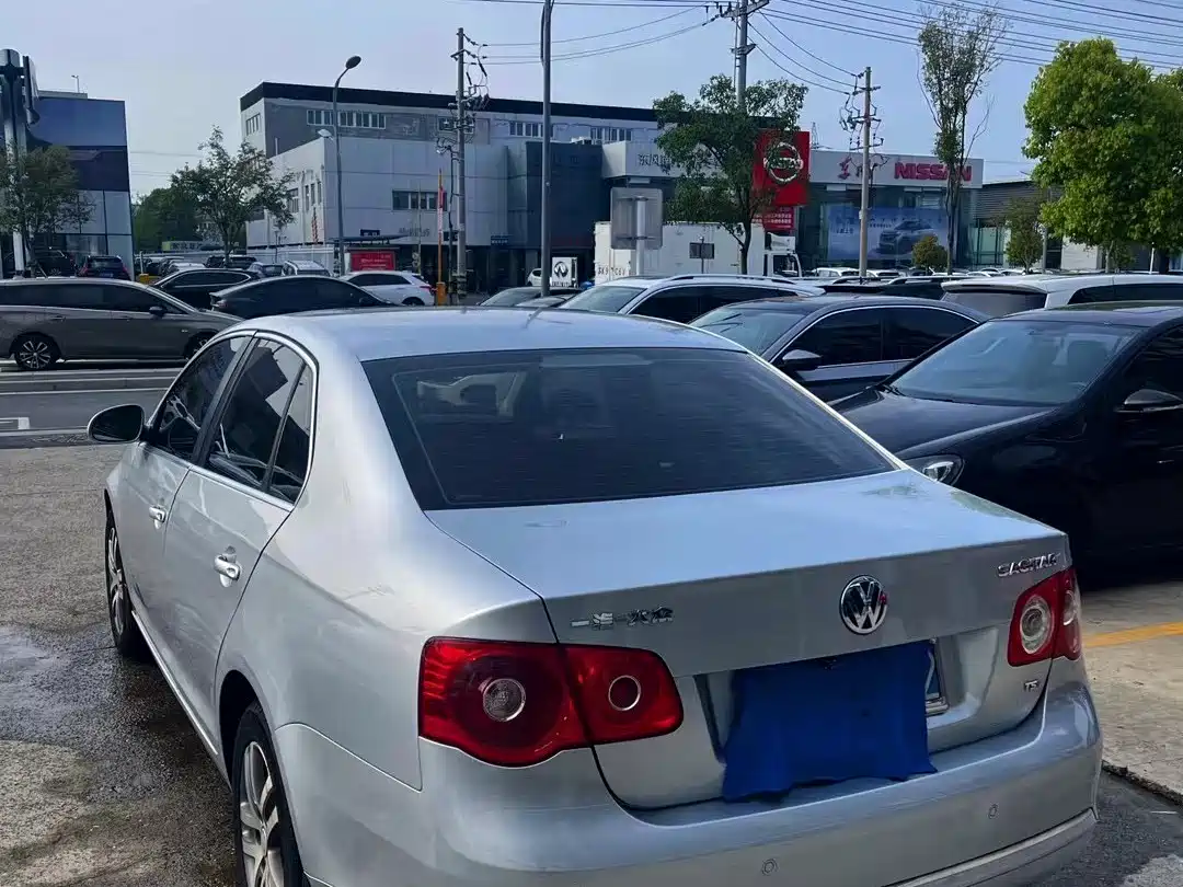 Volkswagen Sagitar 2010 1.4TSI Automatic Luxury фото 8