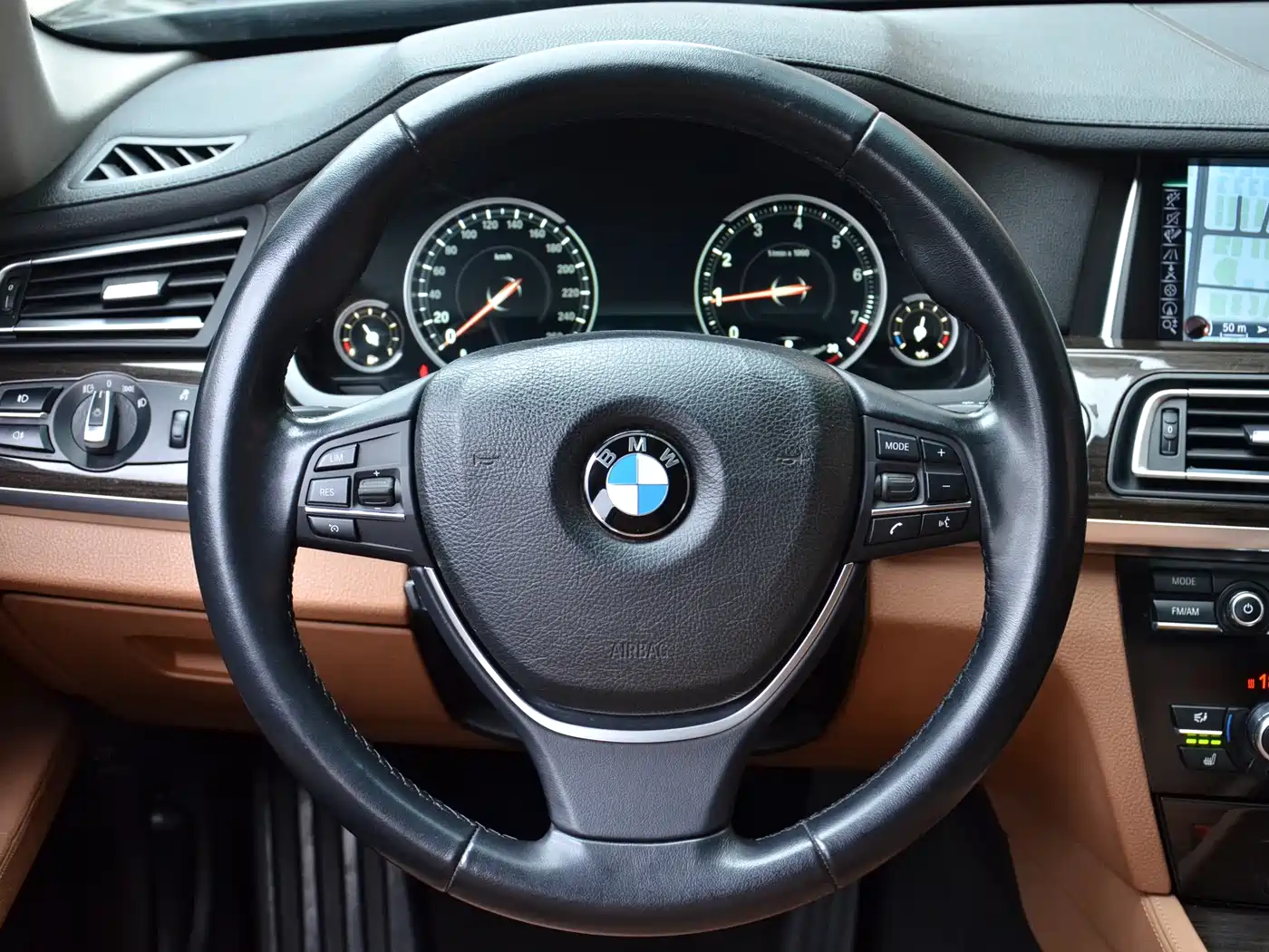 BMW 7 Series 2013 Model 730Li Luxury фото 22