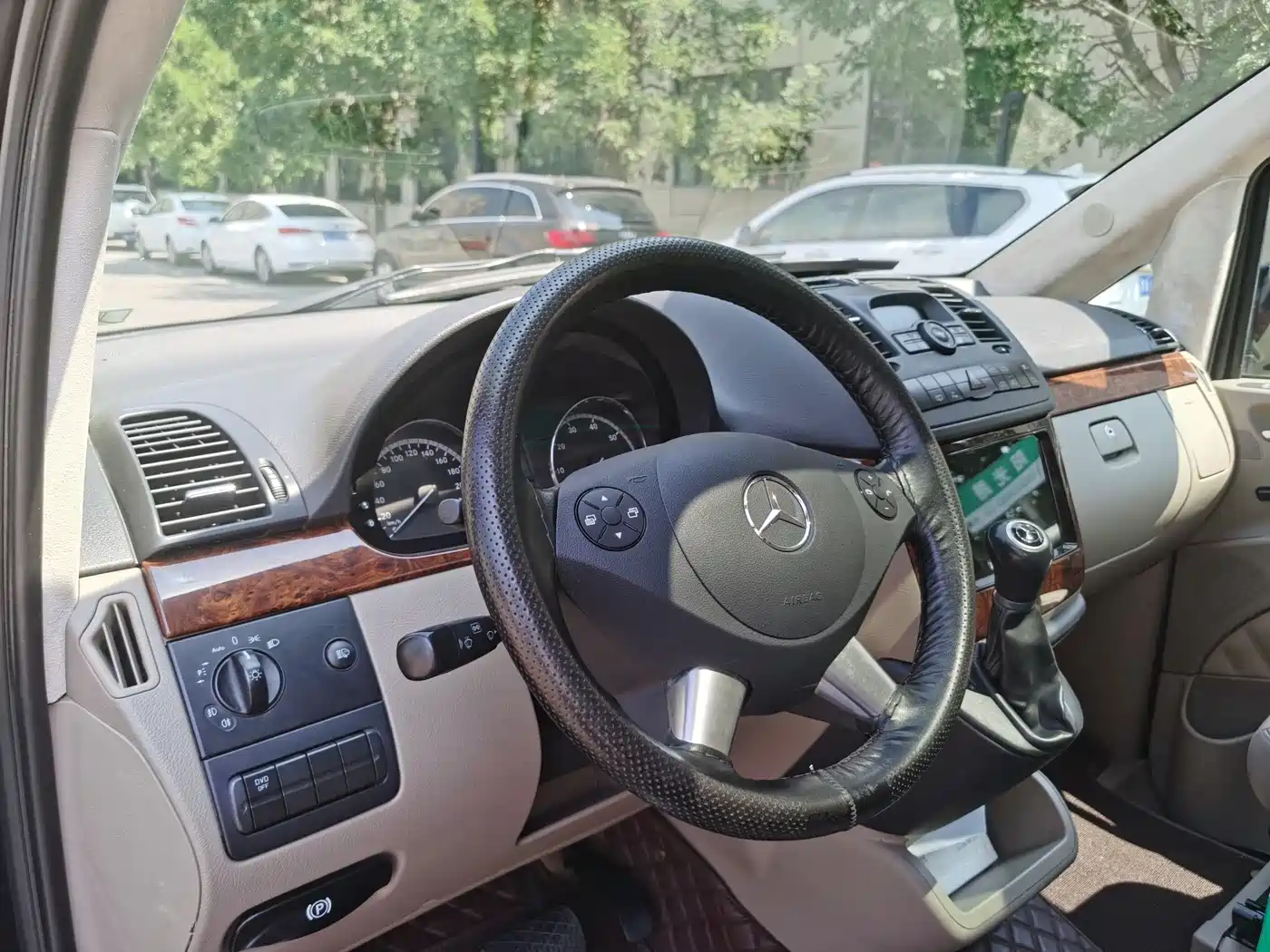 Mercedes-Benz Viano 2013 Model 3.0L Navigation Edition фото 20