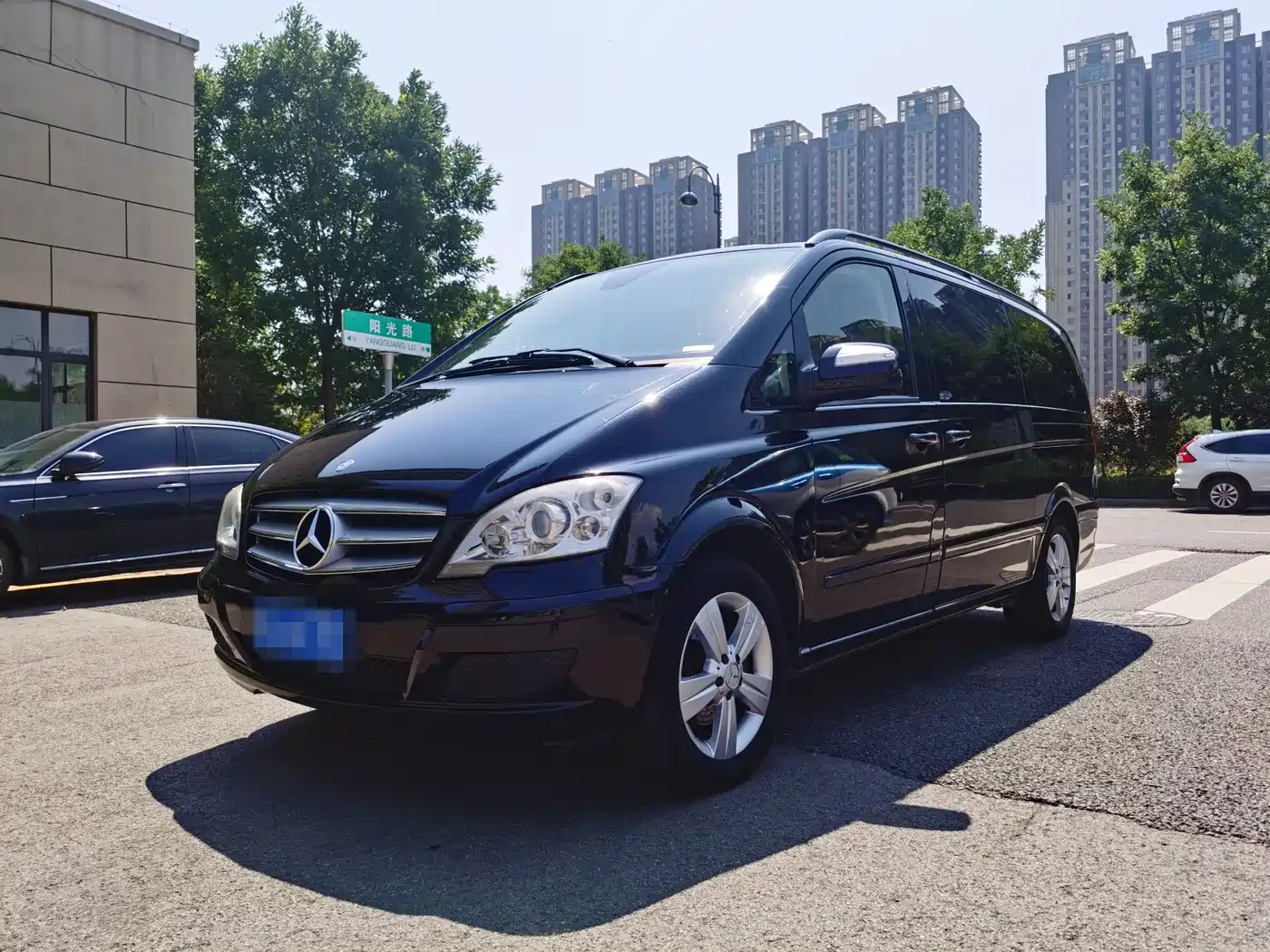 Mercedes-Benz Viano 2013 Model 3.0L Navigation Edition