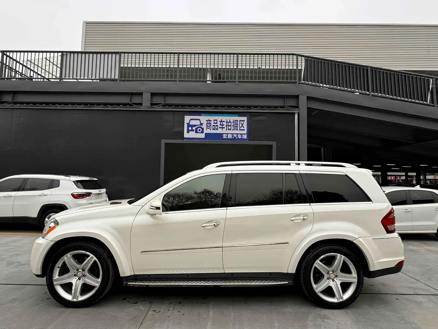 Mercedes-Benz GL-Class фото 7