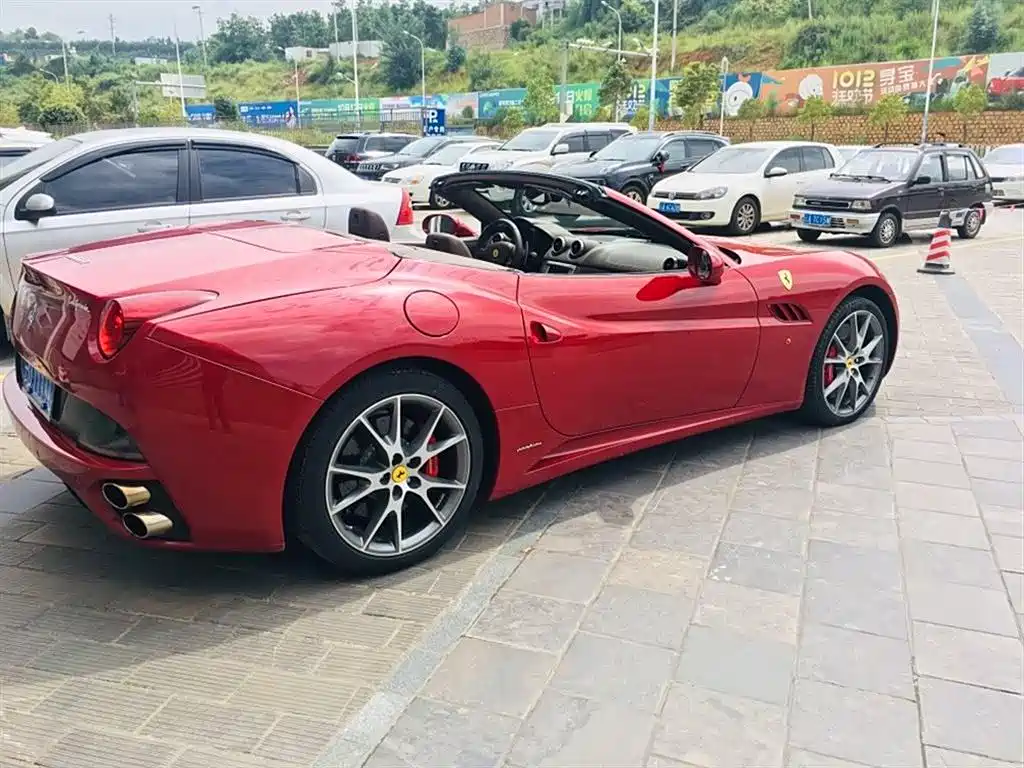 Ferrari California T 2011 2009 4.3L Standard