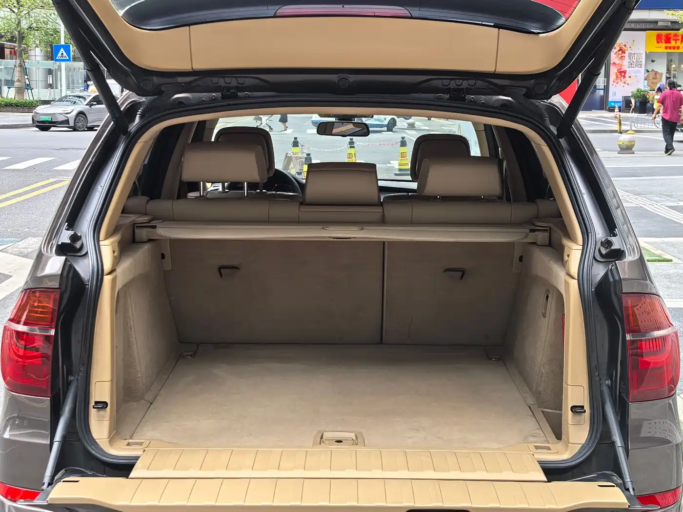 BMW X5 (Import) 2011 xDrive35i Leading Edition фото 2