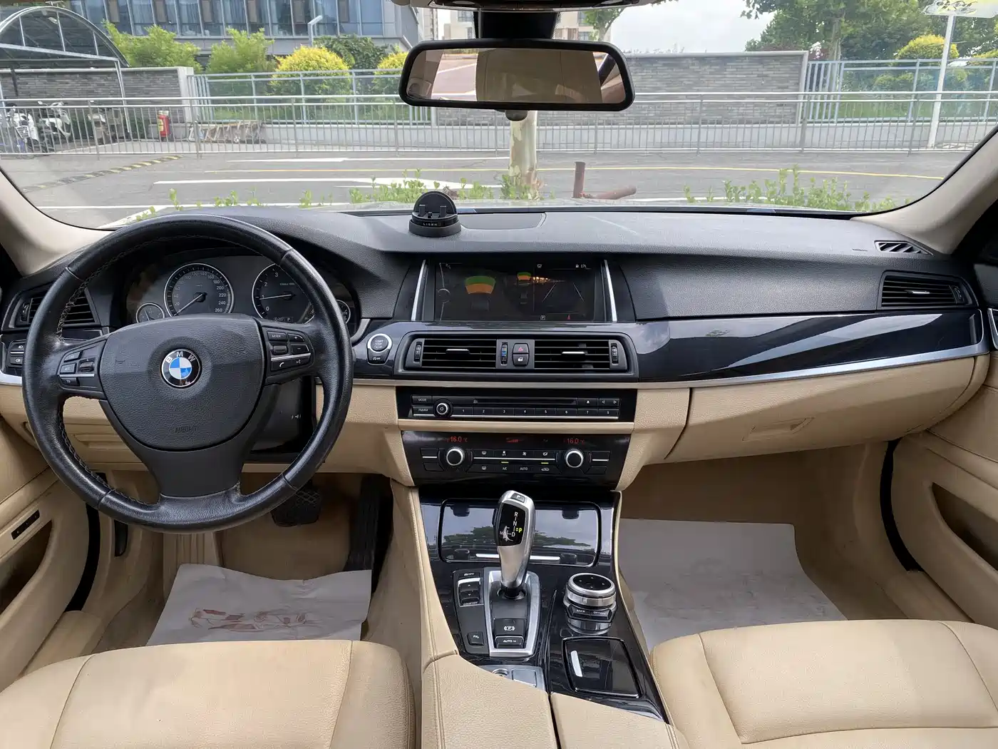 BMW 5 Series 2014 520Li Elegance фото 7