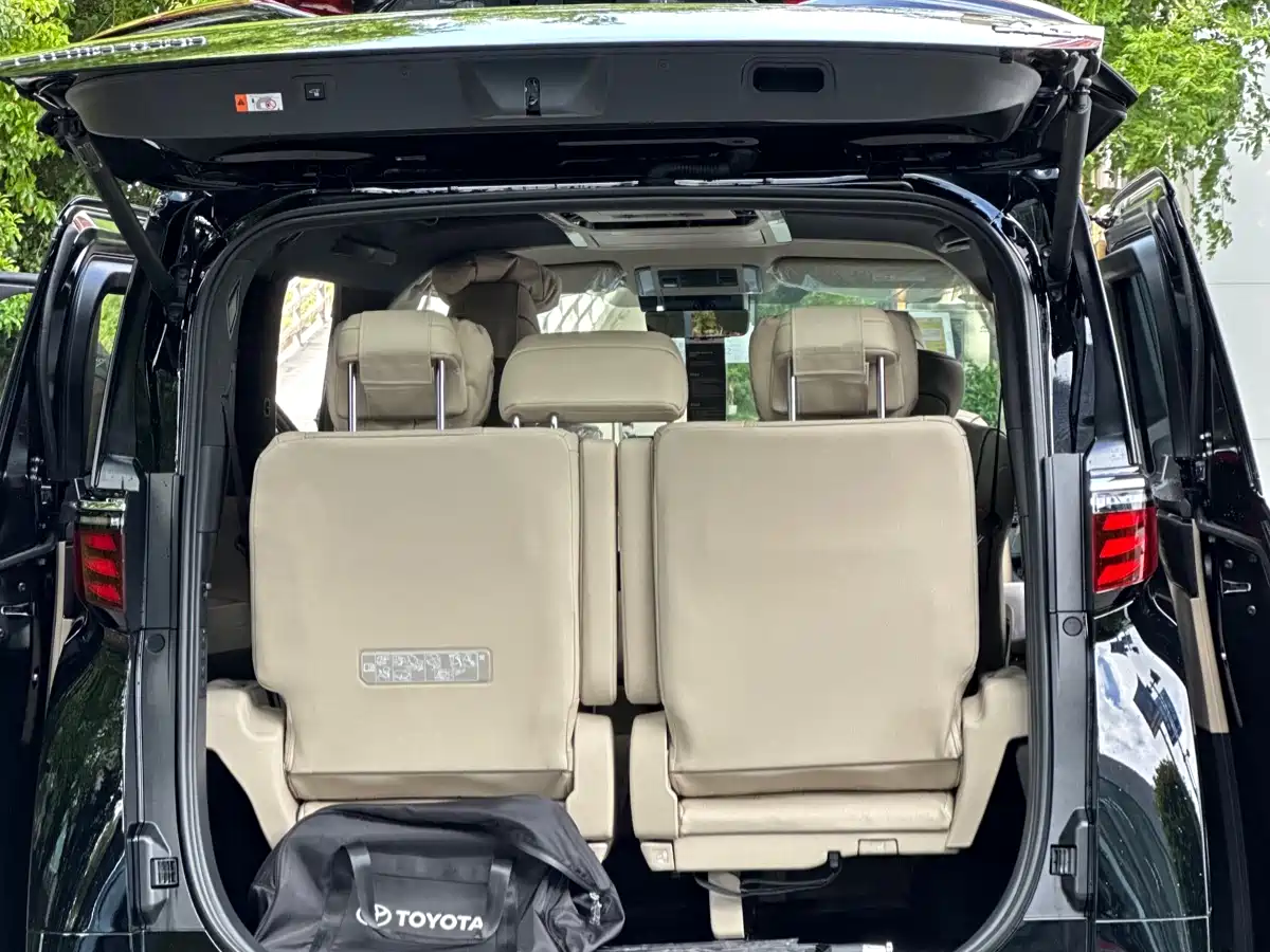 Toyota Alphard 2024 Hybrid 2.5L Ultimate Enjoyment Edition фото 9