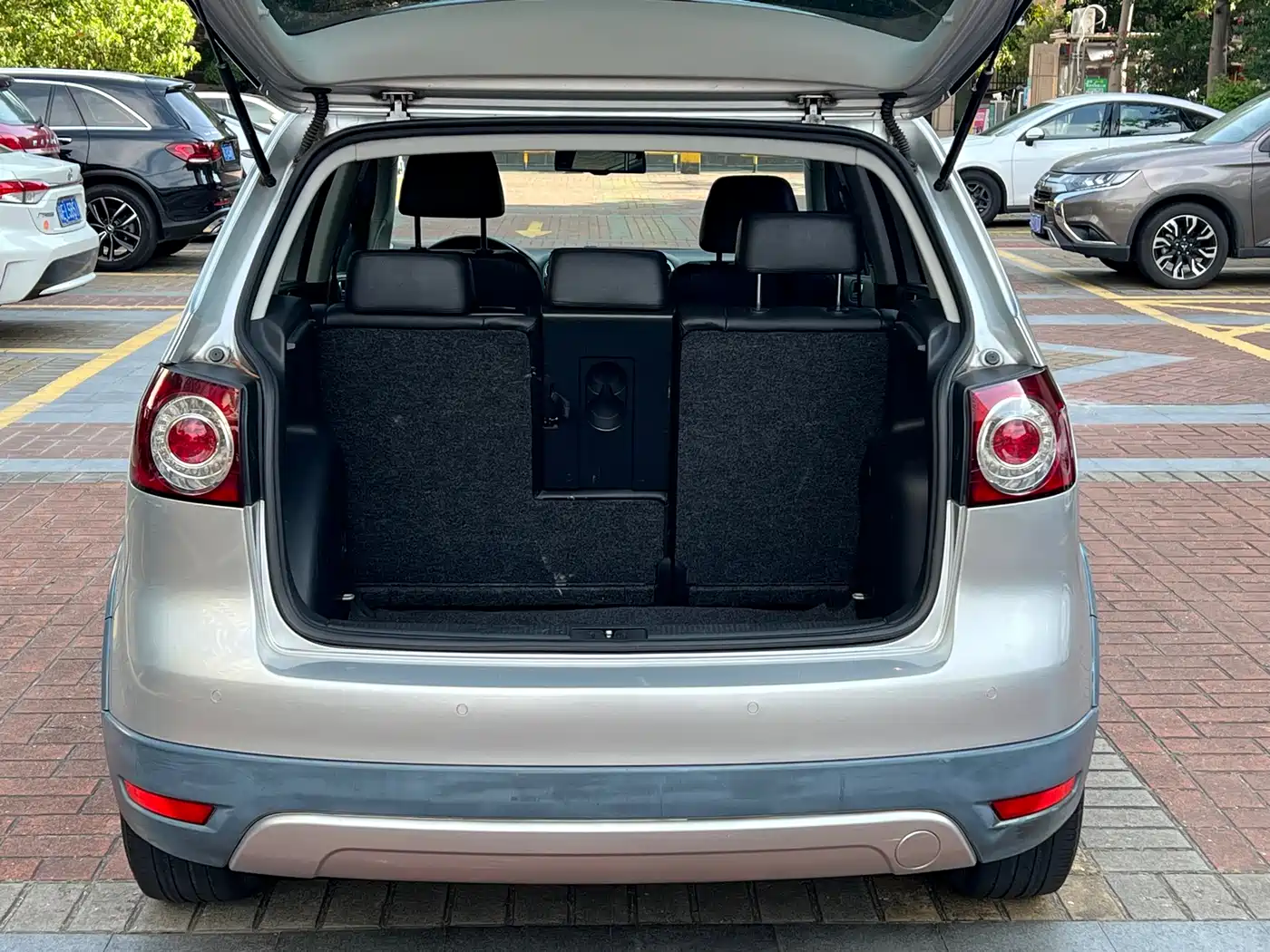 Volkswagen Golf (Import) 2011 1.4TSI Cross Golf фото 7