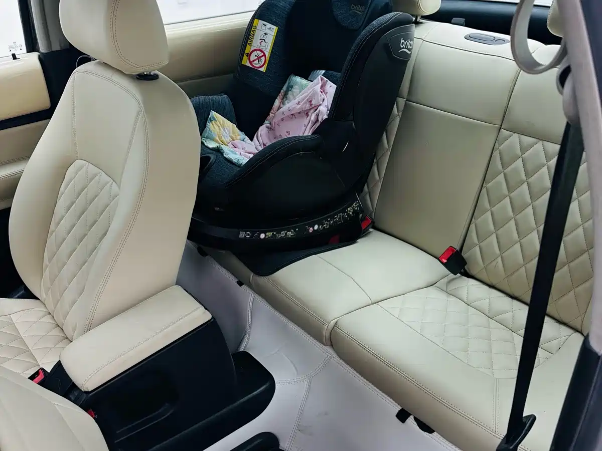 Volkswagen Beetle 2008 1.8T AT Luxury фото 15