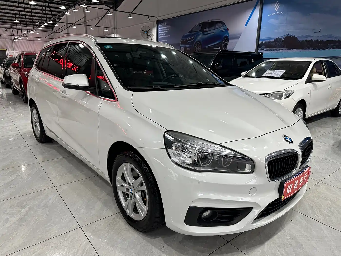 BMW 2 Series Gran Tourer 2015 218i Leading фото 3
