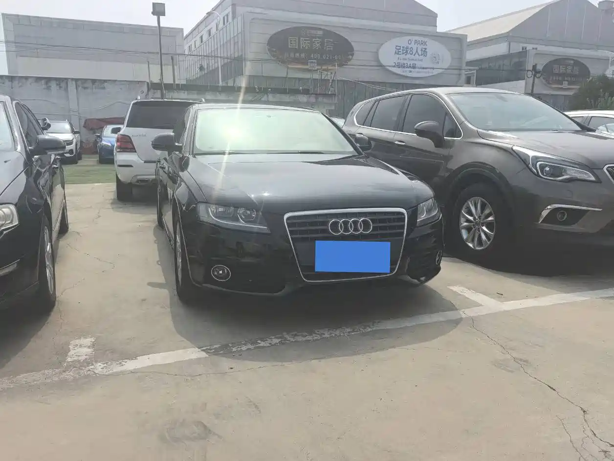 Audi A4L 2009 2.0 TFSI Standard фото 3