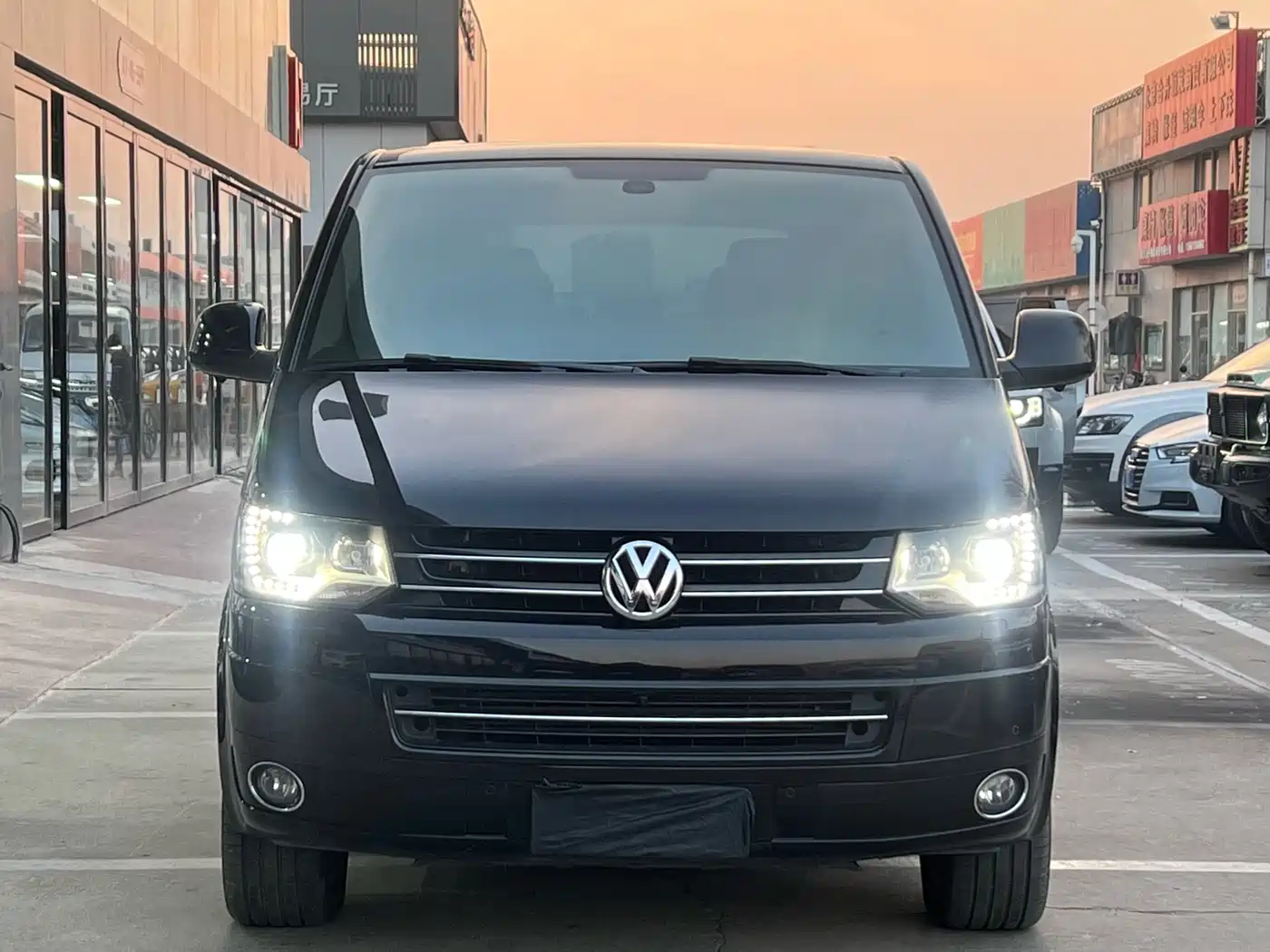 Volkswagen Multivan 2015 2.0TSI AWD 65th Anniversary Limited Edition фото 2