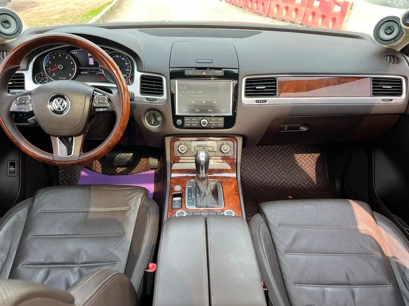 Volkswagen Touareg 2011 3.0TSI Premium фото 6