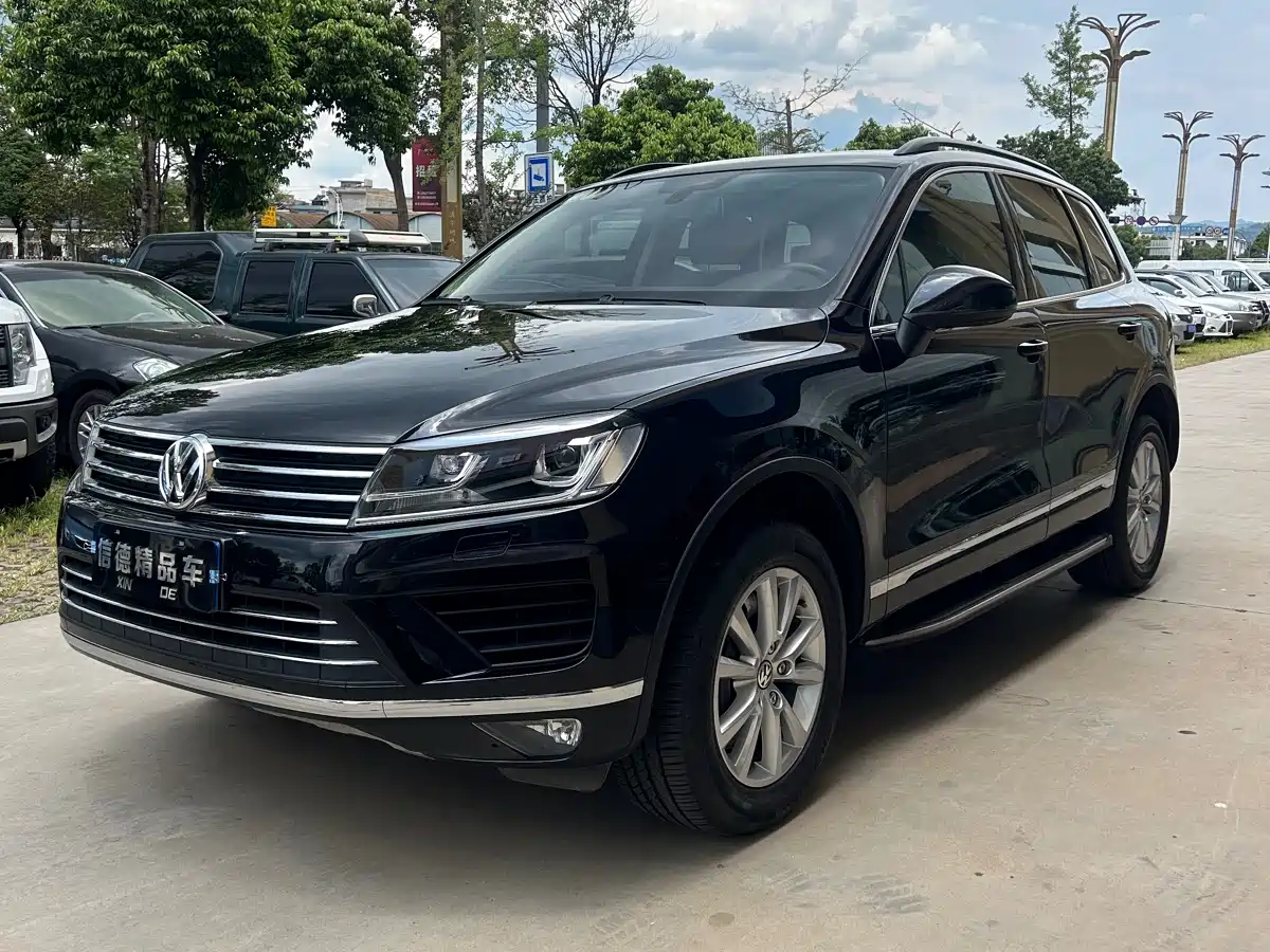 Фото 3 - Volkswagen Touareg