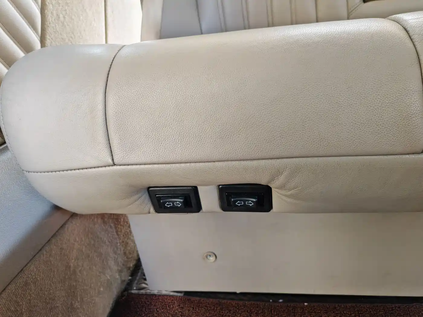 Mercedes-Benz Viano 2013 Model 3.0L Navigation Edition фото 25