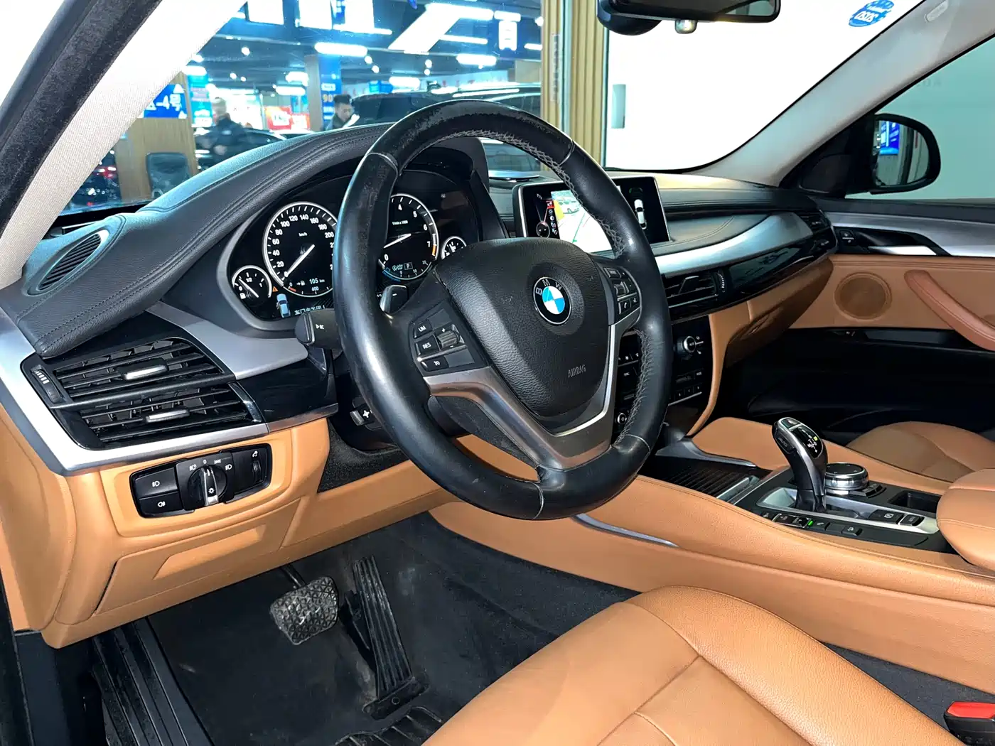 BMW X6 2015 xDrive35i Luxury Model фото 9